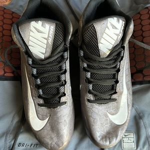 NIKE CLEATS